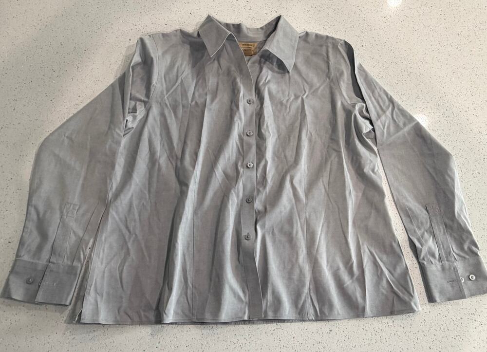 Gold Label Investments No Iron Women's 18W Gray Fitted Button Front